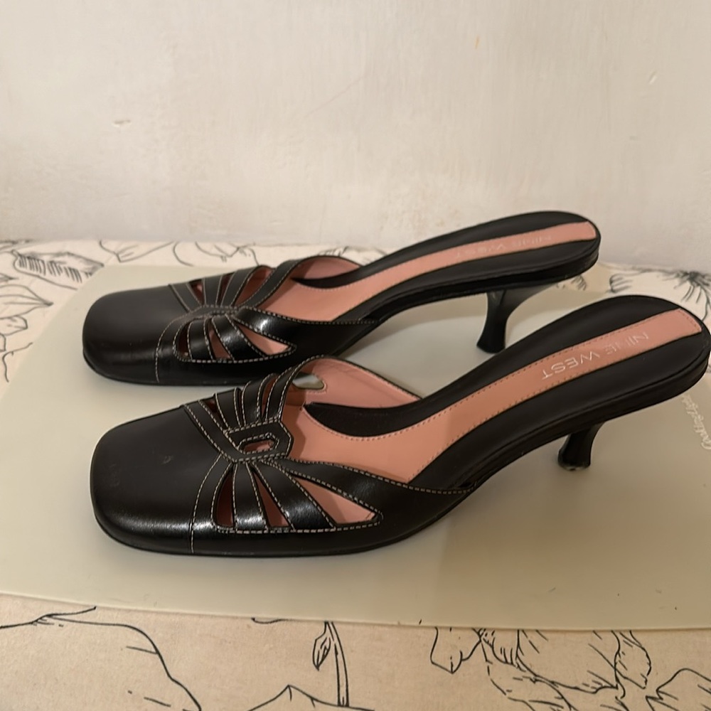 Shoes - Picture 3 of 7